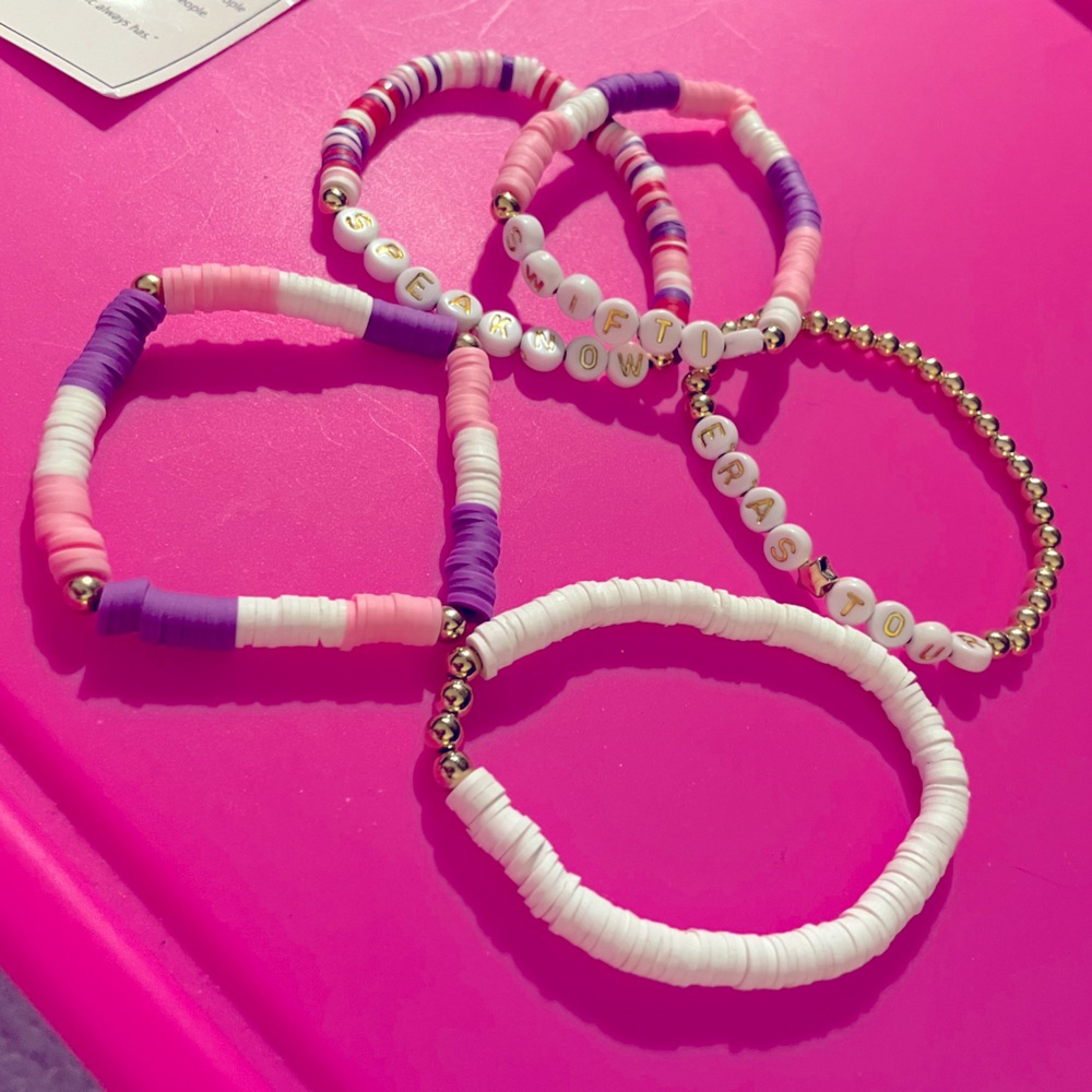 🩷 “Swiftie” Set of 5 Friendship Bracelets 🩷